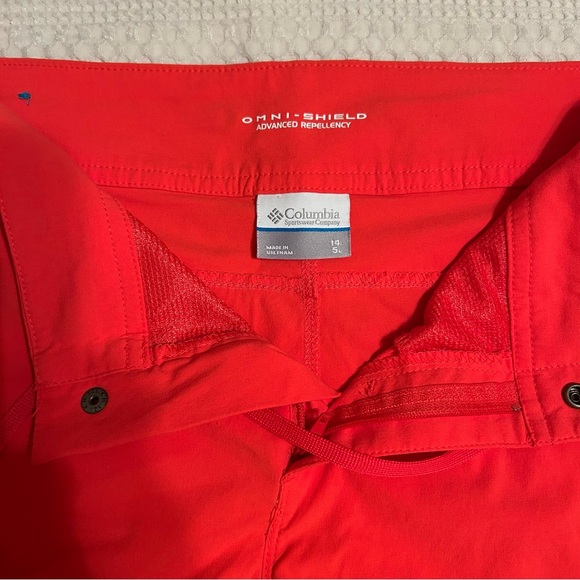 Columbia‎ Salmon Colored Athletic Shorts Size Large - Picture 3 of 4